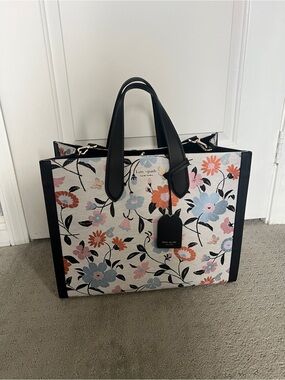 kate spade manhattan tote in white floral print